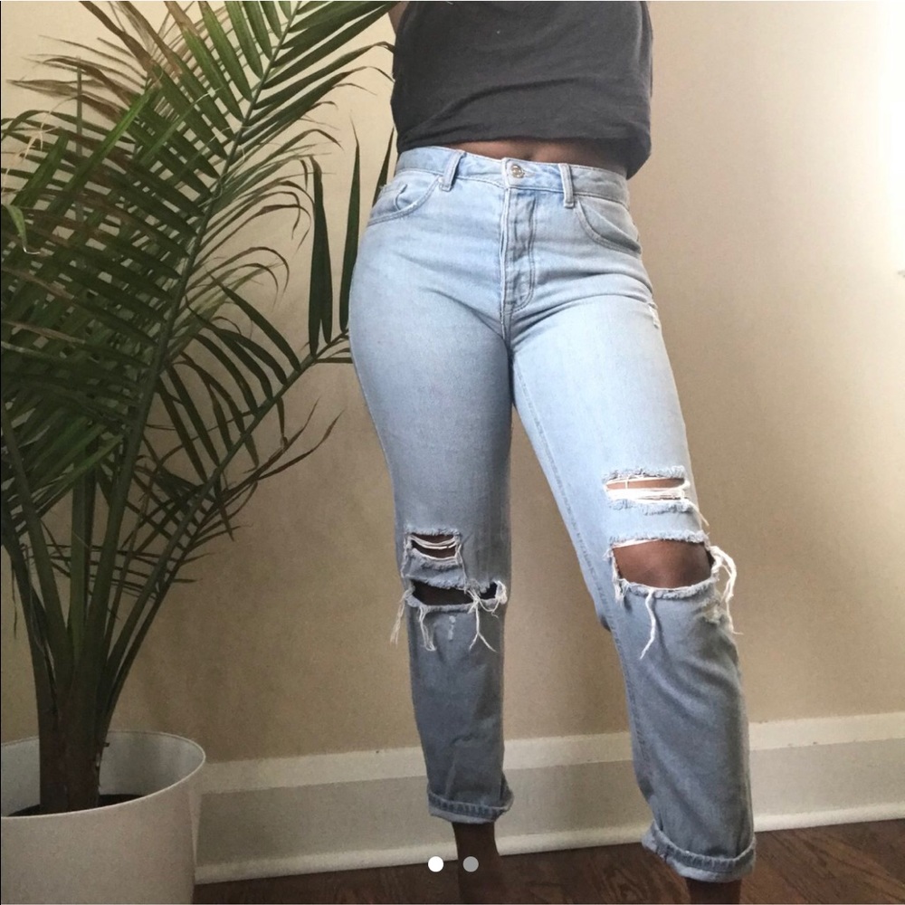 FOREVER 21 HIGH-WAIST MOM JEANS